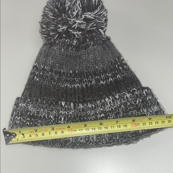 Columbia Black and Gray Knit Beanie Mens or womens OS / preowned - Picture 8 of 8